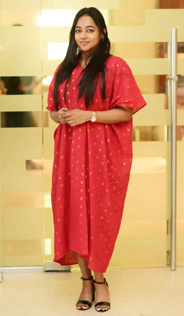 Santhy Balachandran Pictures