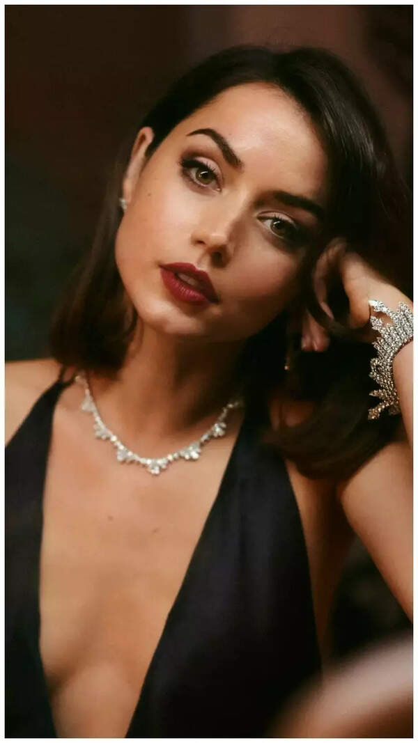 Ana de Armas Photos