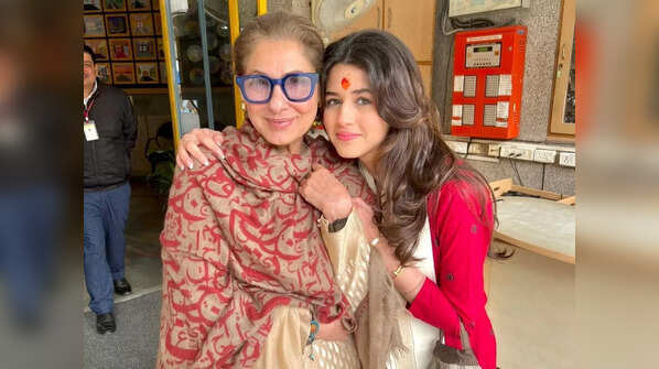 Naomika poses with grandmother Dimple Kapadia