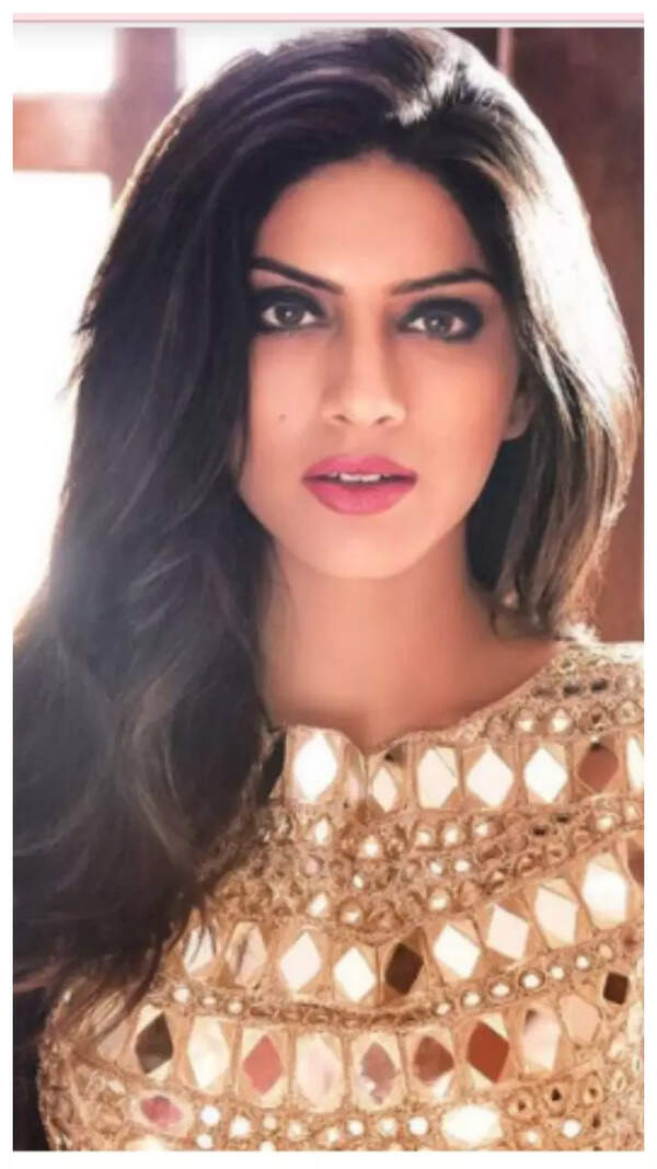 Sapna Pabbi Pictures
