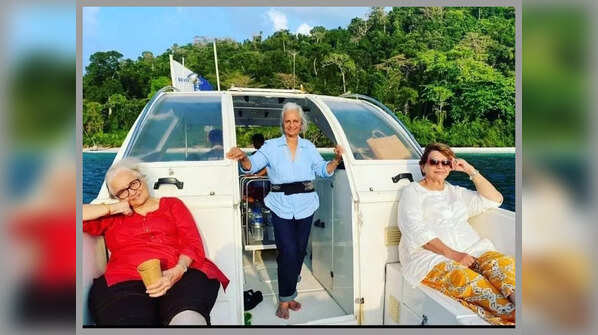 Waheeda Rehman, Asha Parekh and Helen