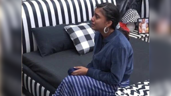 Sumbul gets upset when Mandli lost the ticket to the finale