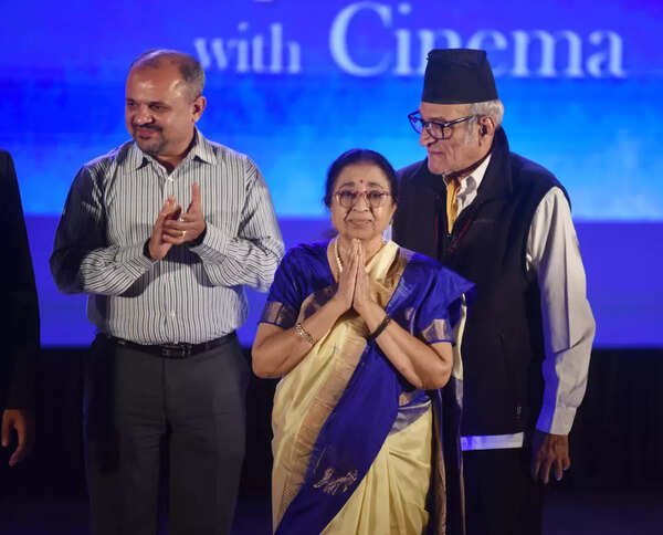 Usha Mangeshkar Photos