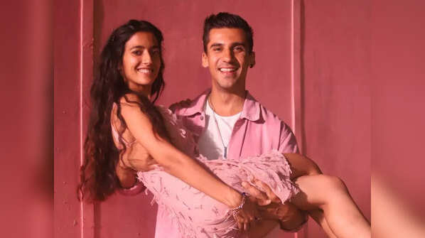 First couple to win Ticket to Finale