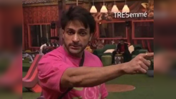 Archana and Tina talking about Shalin's ex-wife Dalljiet Kaur