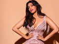 Chitrangda Singh shakes up the cyberspace with her alluring pictures
