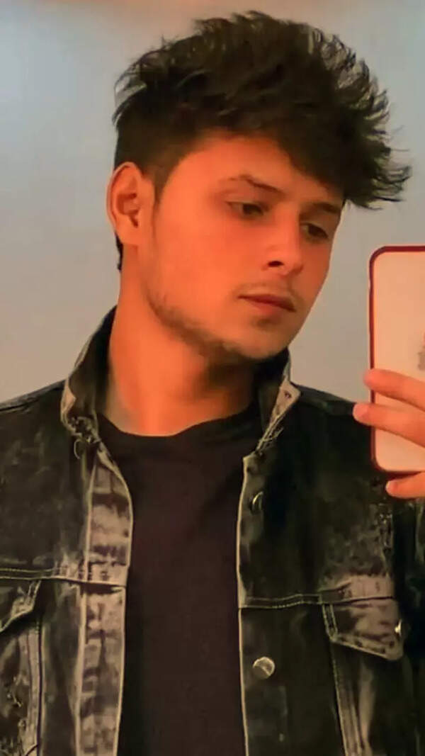 Nitish Bhaluni Images