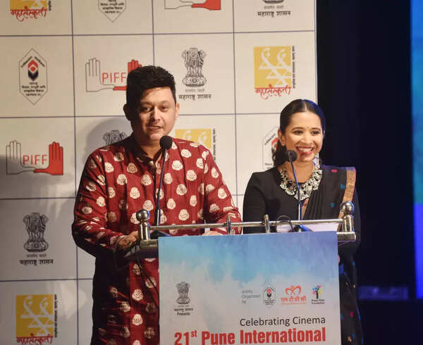 Shreya Bugade Images