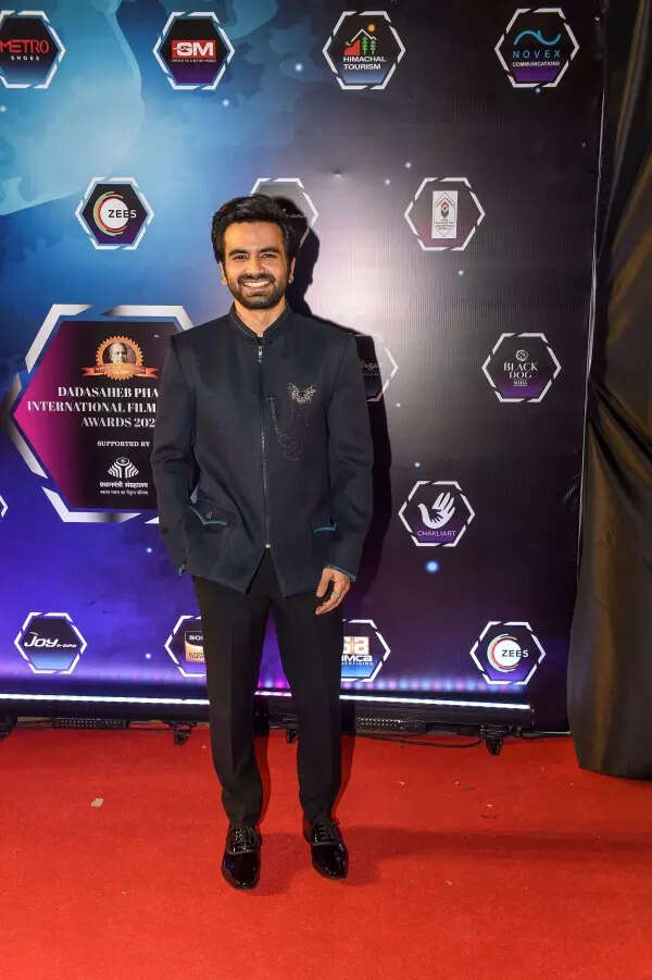 Ayush Mehra Images
