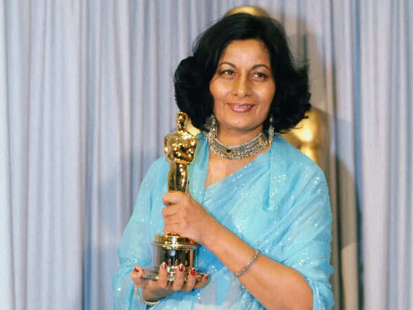 Bhanu Athaiya Photos