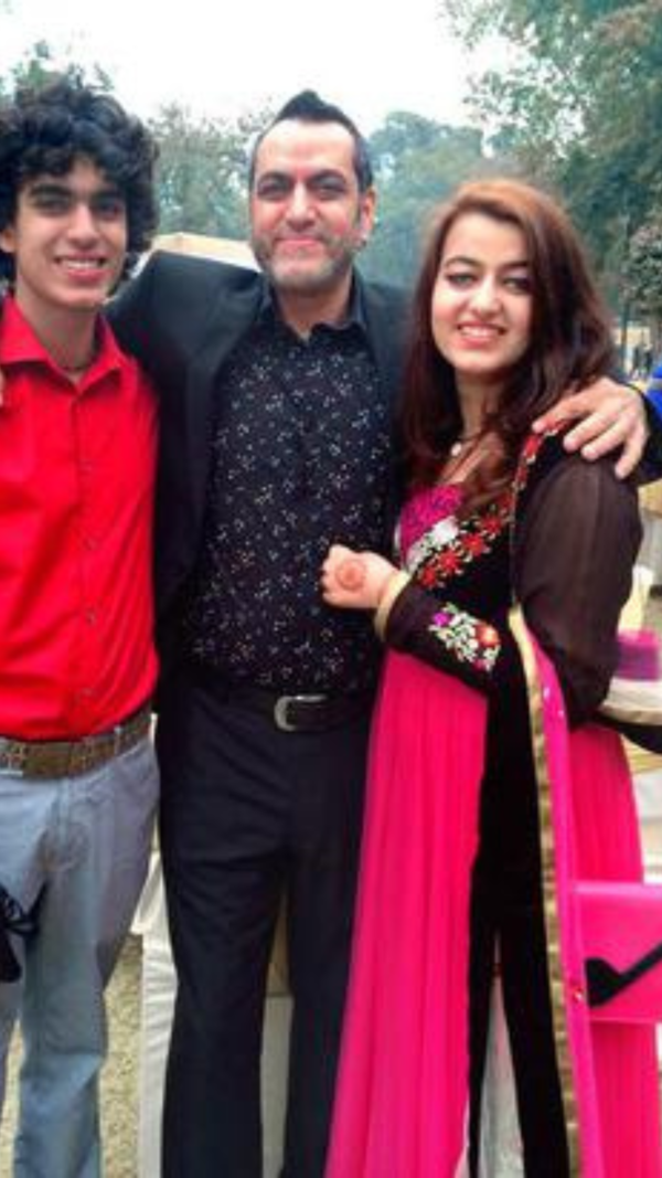 Pavani Pictures