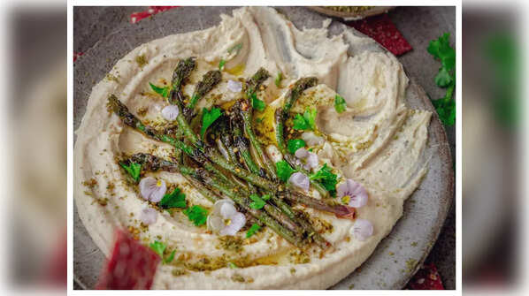 Culinary uses of hop shoots