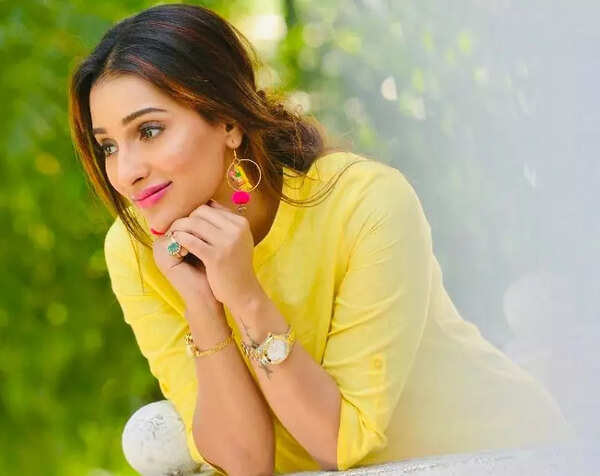 Sayantika Banerjee Pictures