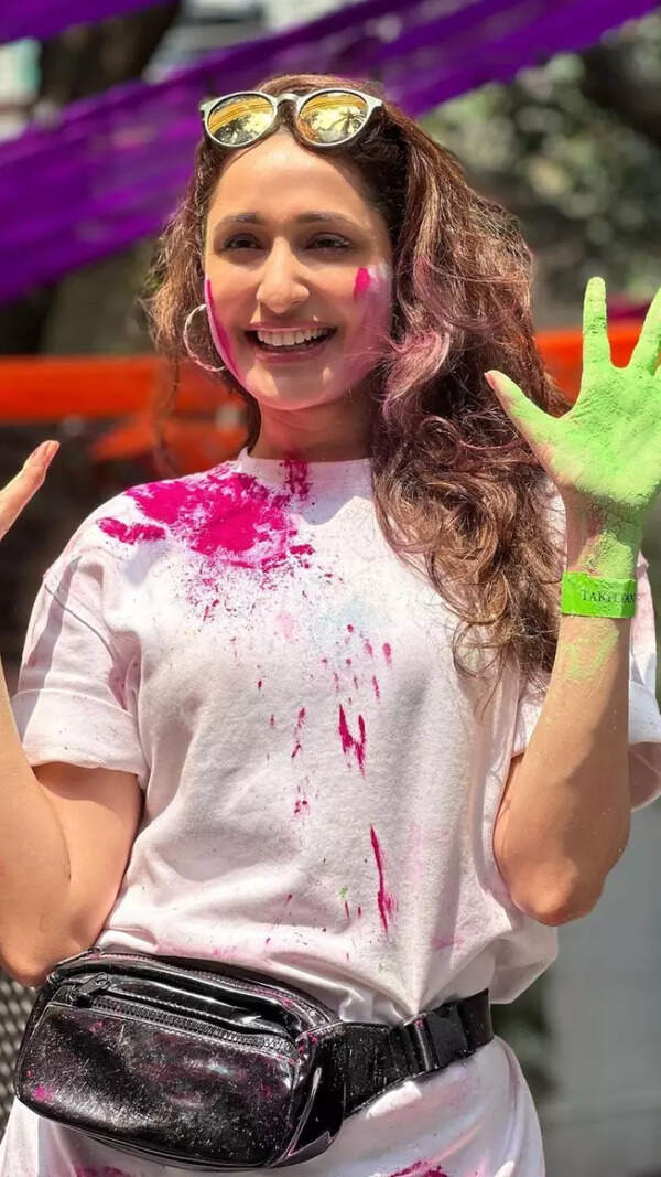 Pragya Jaiswal Images