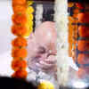 Mortal remains of Satish Kaushik taken for cremation, Anupam Kher gets emotional