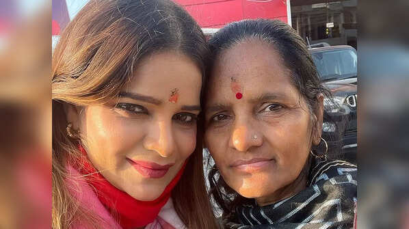 My mom pawned her jewellery to a gold merchant and gave me Rs 33,000 to come to Mumbai