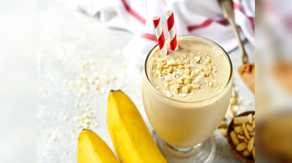 Oats and peanut butter smoothie