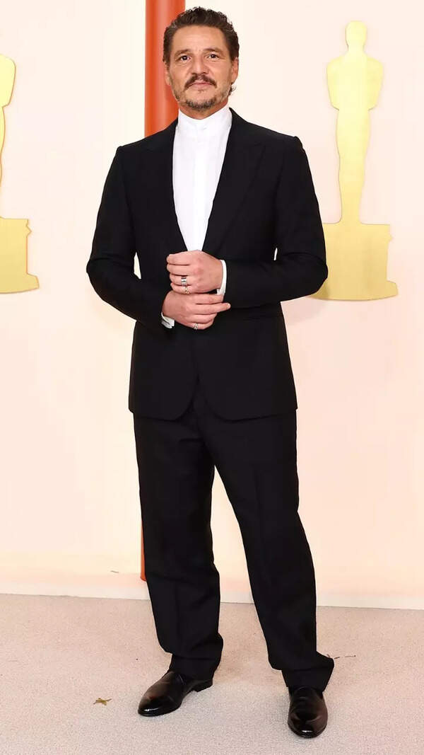 Pedro Pascal Stills