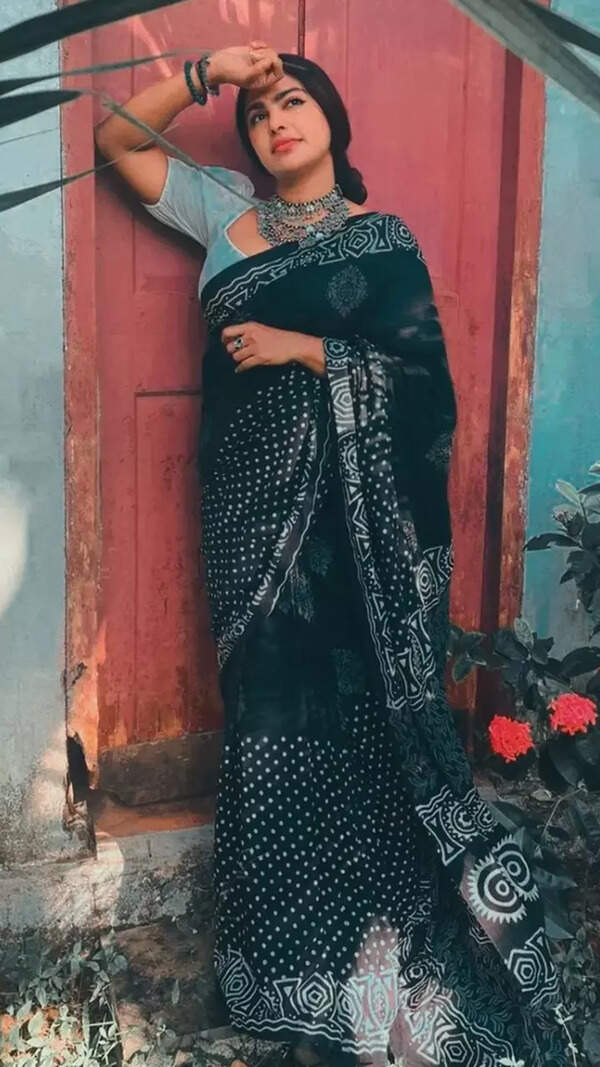 Sujatha Wallpapers
