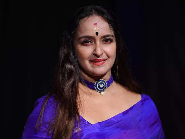 Shalu Menon Pictures