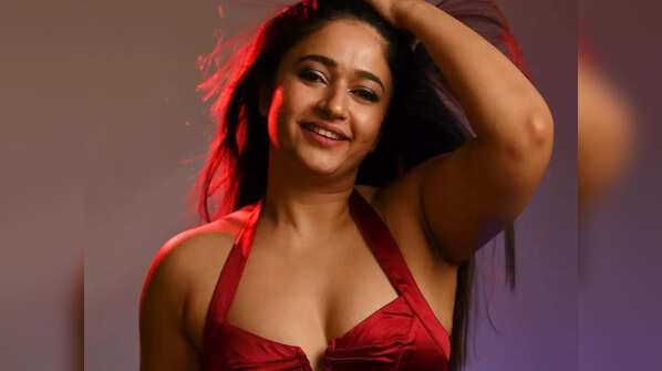 <strong>Poonam Bajwa</strong>