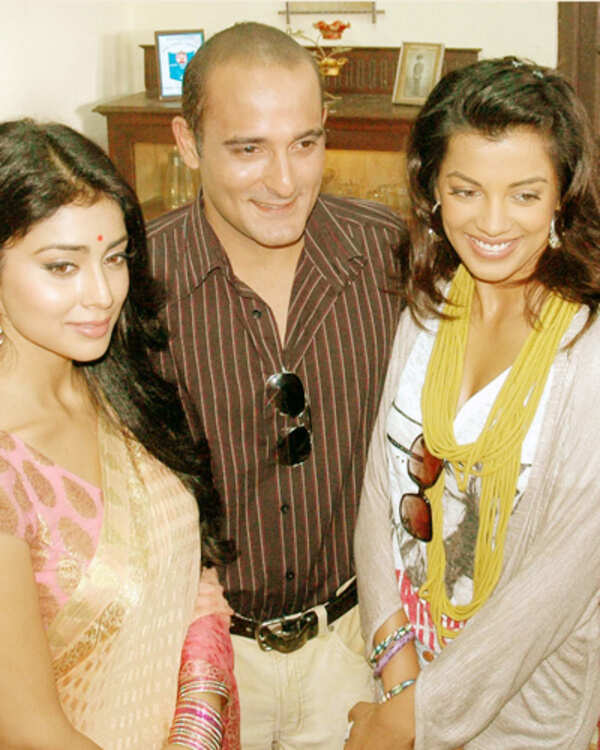 Nitin Manmohan Pictures