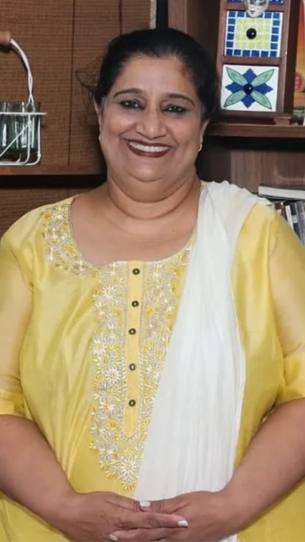 Seema Pahwa Photos