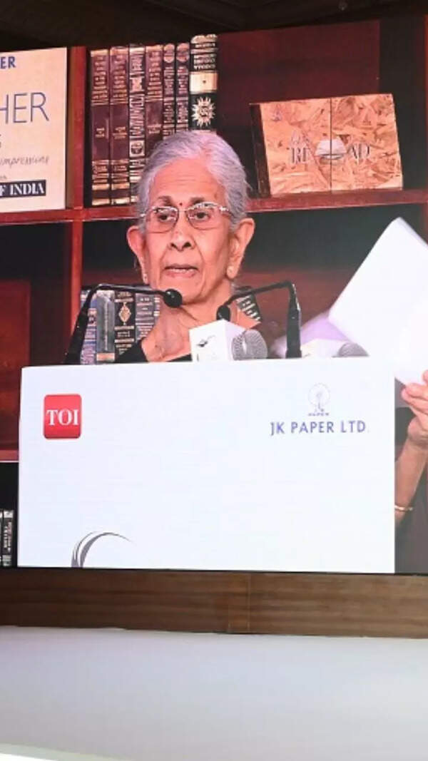 Shashi Deshpande Images