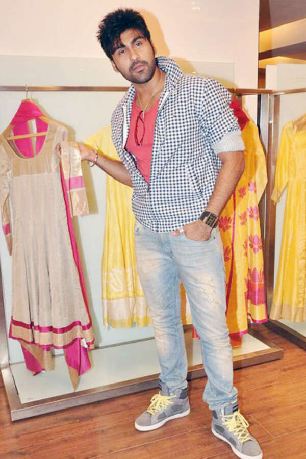 Arya Babbar Pictures