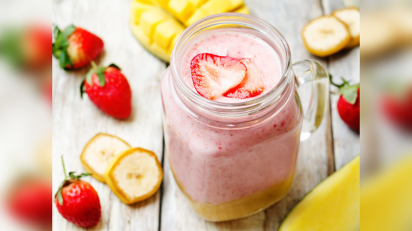Strawberry Banana and Orange Smoothie
