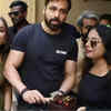Article image for: WATCH! Emraan Hashmi turns 44, cuts <i class="tbold">birthday cake</i> with paps