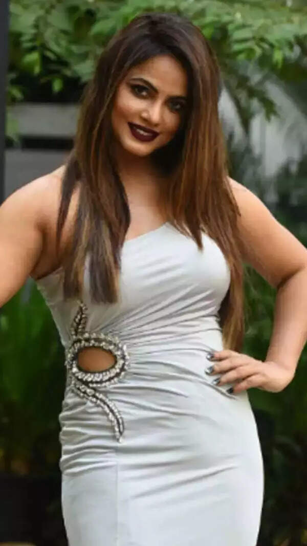 Neetu Chandra Pictures