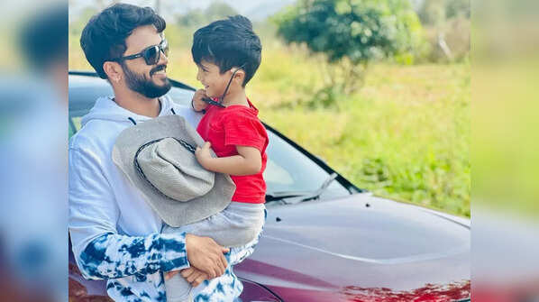 Vijay Suriya's special video of his son Sohan watching his show on TV