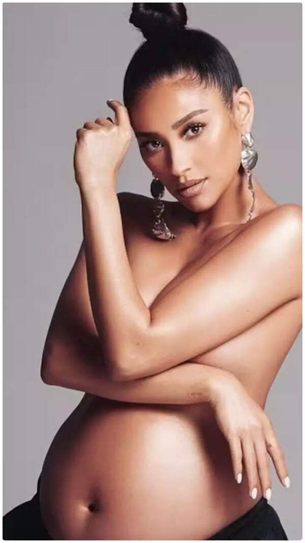 Shay Mitchell Photos