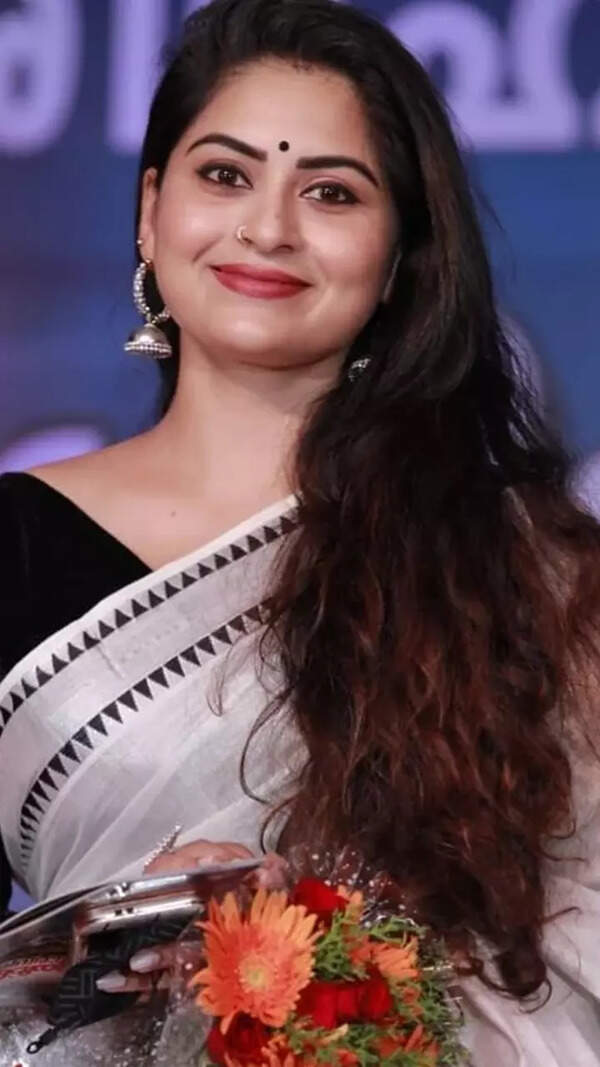 Sruthi Lakshmi Pictures