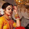 <i class="tbold">pallavi dey</i>