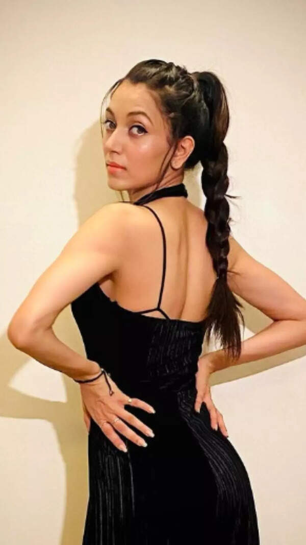 Shivani Joshi Photos