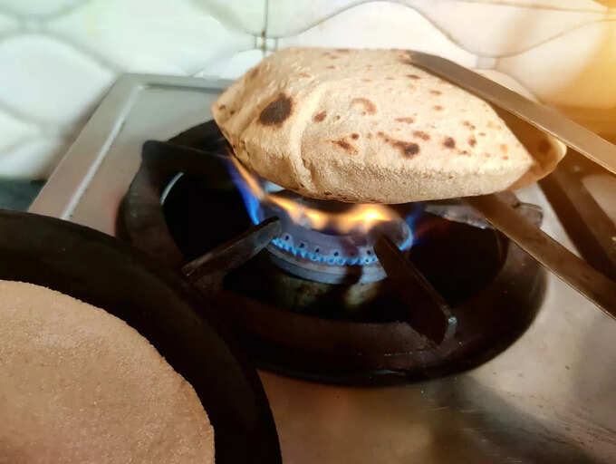 Can cooking roti on direct flame cause cancer? The Times of India