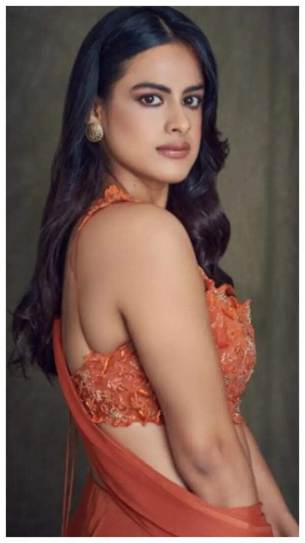 Neha Mahajan Images