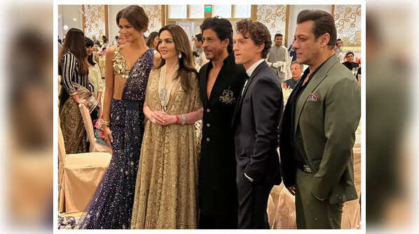 Salman and Shah Rukh Khan pose with Tom Holland and Zendaya