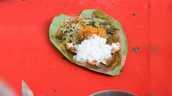 What goes into the making of Banarasi Paan?