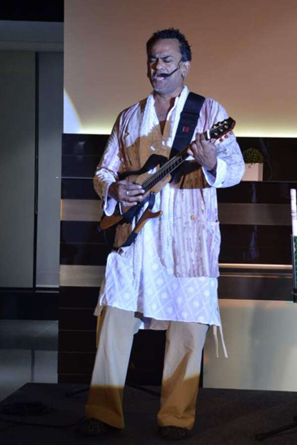 Remo Fernandes Images