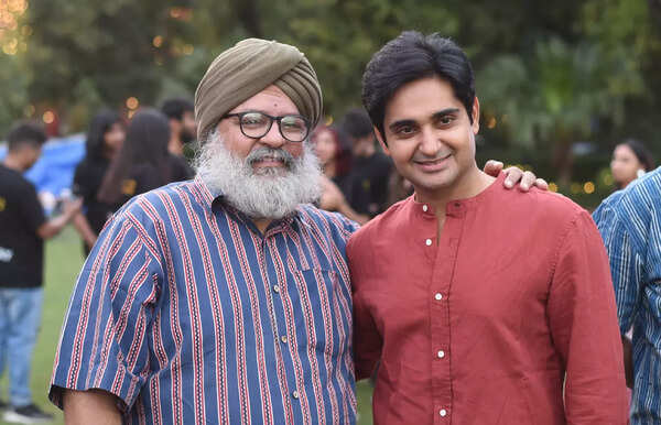 Anant Vidhaat Images