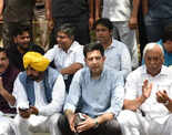 AAP leaders protest in support of Kejriwal