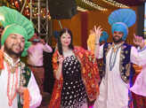 Music, fun & lots of bhangra at Meenakshi Lekhi's Baisakhi party