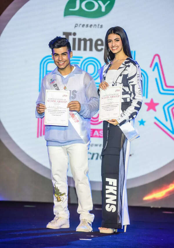Rhea Singha Images