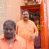 Article image for: BJP candidate Mahesh Tenginkai visits Shri Siddharoodha Swamiji Math before filing nomination