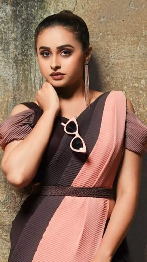 Sanjana Burli Images