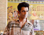 Sunil Grover promotes his series United Kacche in style