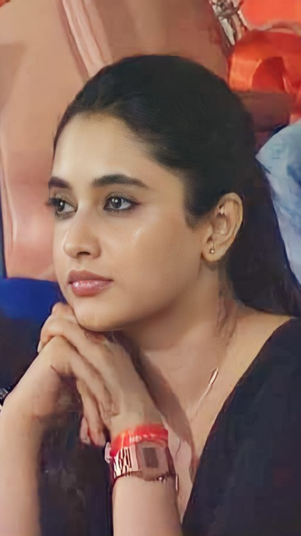 Priyanka Arul Mohan Stills